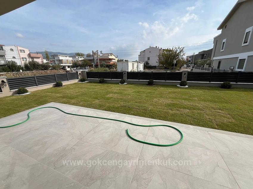 Gümüldür Bölgesin'de Denize 400Mt Mesafe'de Otoparklı Lüx Villa!!!