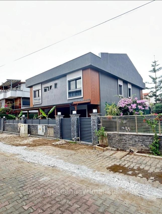 Özdere Ortamahalle'de Denize 80Mt 3+1 Geniş Bahçeli Lüx Villa!!!