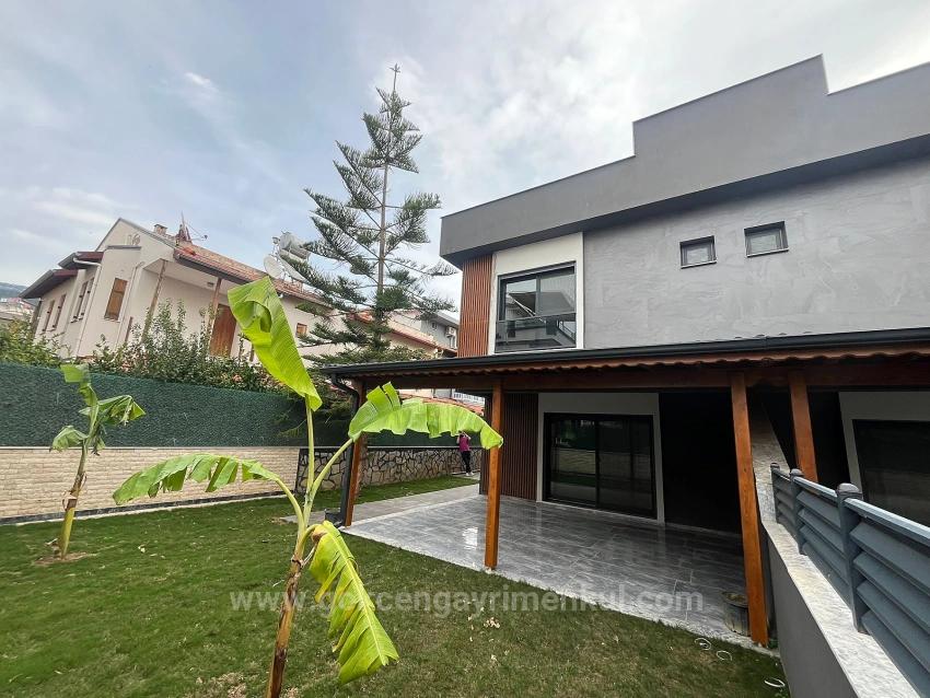 Özdere Ortamahalle'de Denize 80Mt 3+1 Geniş Bahçeli Lüx Villa!!!