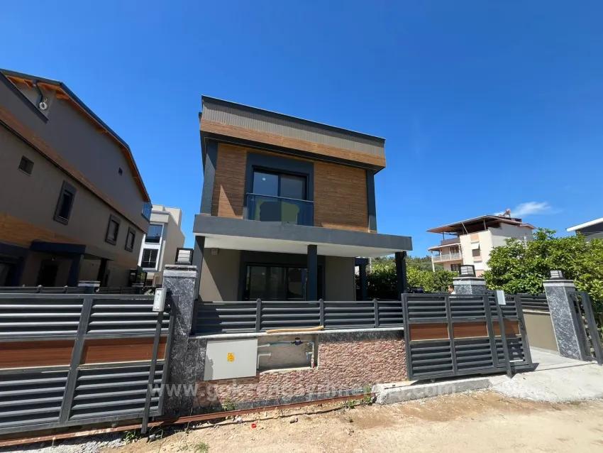 Gümüldür'de De İze 500Mt Mesafe'de 3+1 Villa !!!