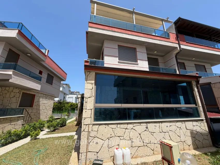 Gümüldürde Denize Sıfır 5+1 Villa !!!