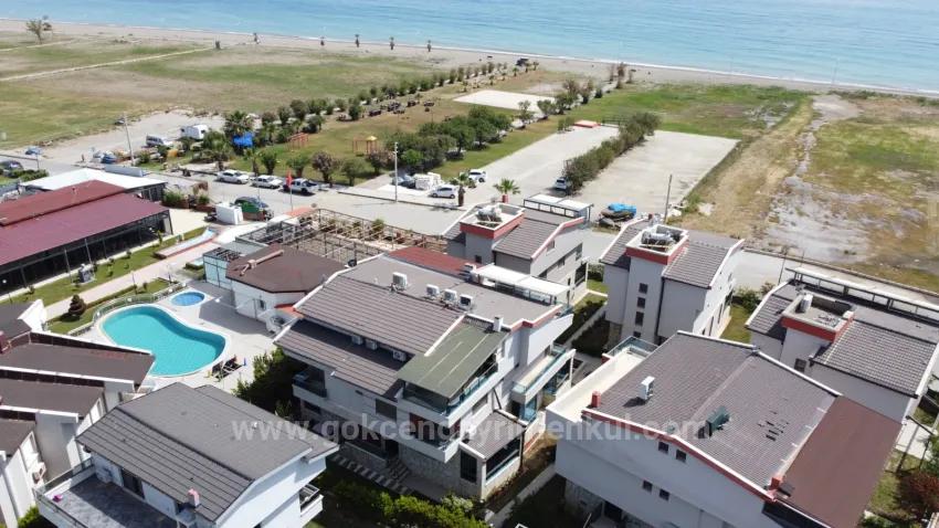 Gümüldürde Denize Sıfır 5+1 Villa !!!