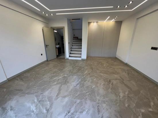 Gümüldür Bölgesinde Denize 350Mt Mesafe'de Yerden Isıtmalı 3+1 Villa!!