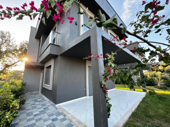 Seferihisar Doğanbey Bölgesin'de Denize 100Mt Mesafe'de 3+1 Villa!!!