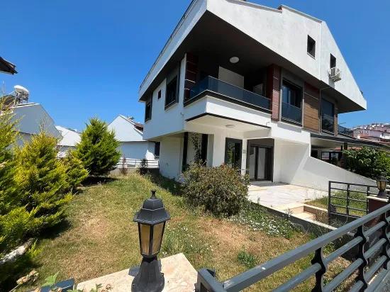 Özdere Çukuraltın'da Full Deniz Ve Doga Manzaralı Geniş Bahçeli 3+1 Villa!!!