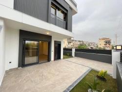 Gümüldür Bölgesinde Denize 350Mt Mesafe'de Yerden Isıtmalı 3+1 Villa!!