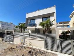 Özdere Ortamahalle Merkez'de Denize 350Mt Mesafe'de Villa !!!