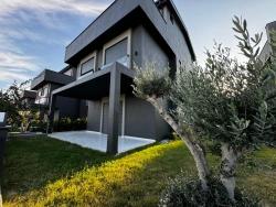 Seferihisar Doğanbey Bölgesin'de Denize 100Mt Mesafe'de 3+1 Villa!!!