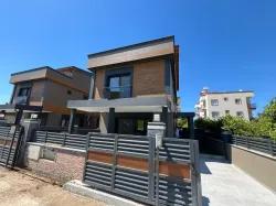 Menderes Özdere Çukuraltı Mah. Satılık 3+1 Villa - 200 m²